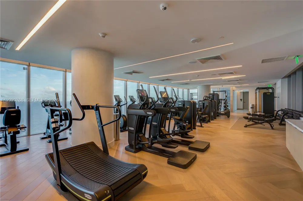 18501 E Collins #1503 Sunny Isles Beach, FL 33160