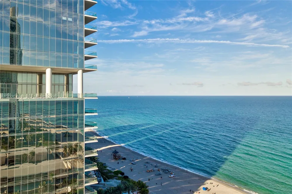 18501 E Collins #1503 Sunny Isles Beach, FL 33160