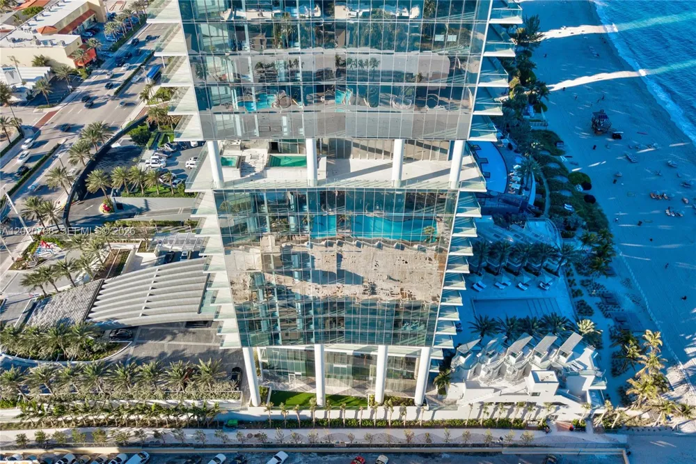 18501 E Collins #1503 Sunny Isles Beach, FL 33160