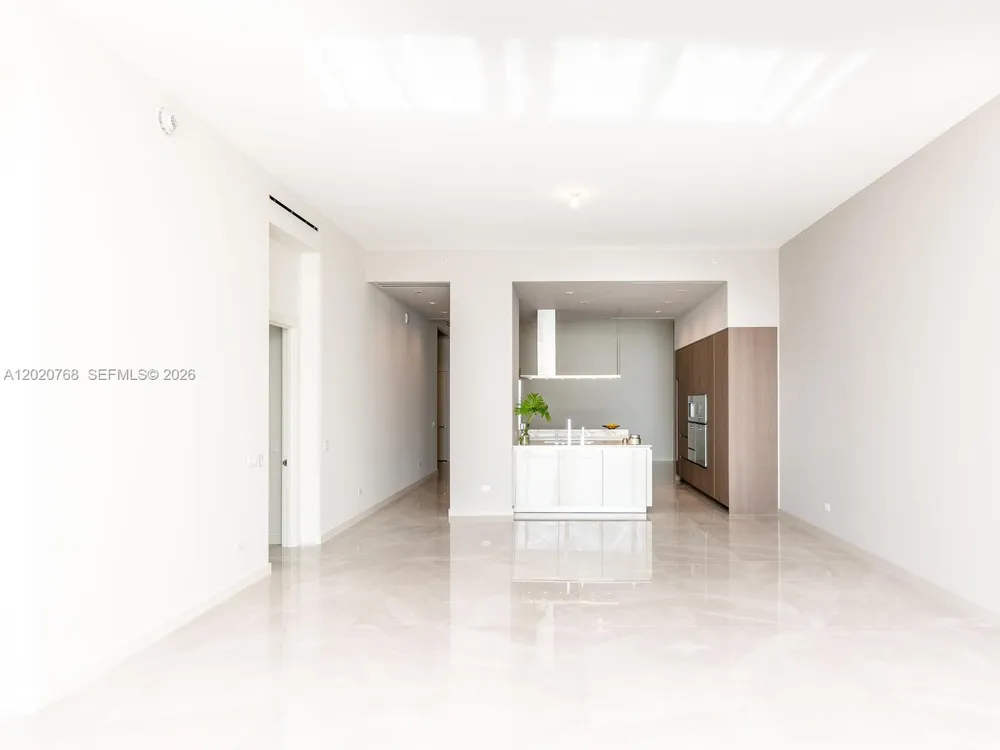18501 E Collins #1503 Sunny Isles Beach, FL 33160