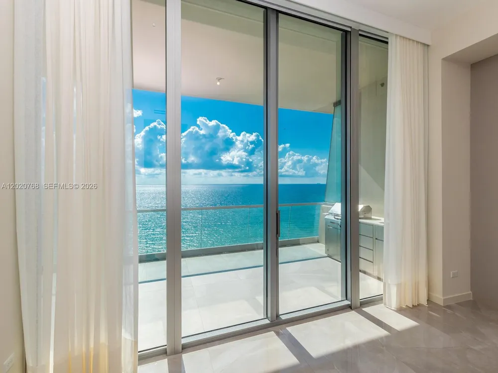 18501 E Collins #1503 Sunny Isles Beach, FL 33160
