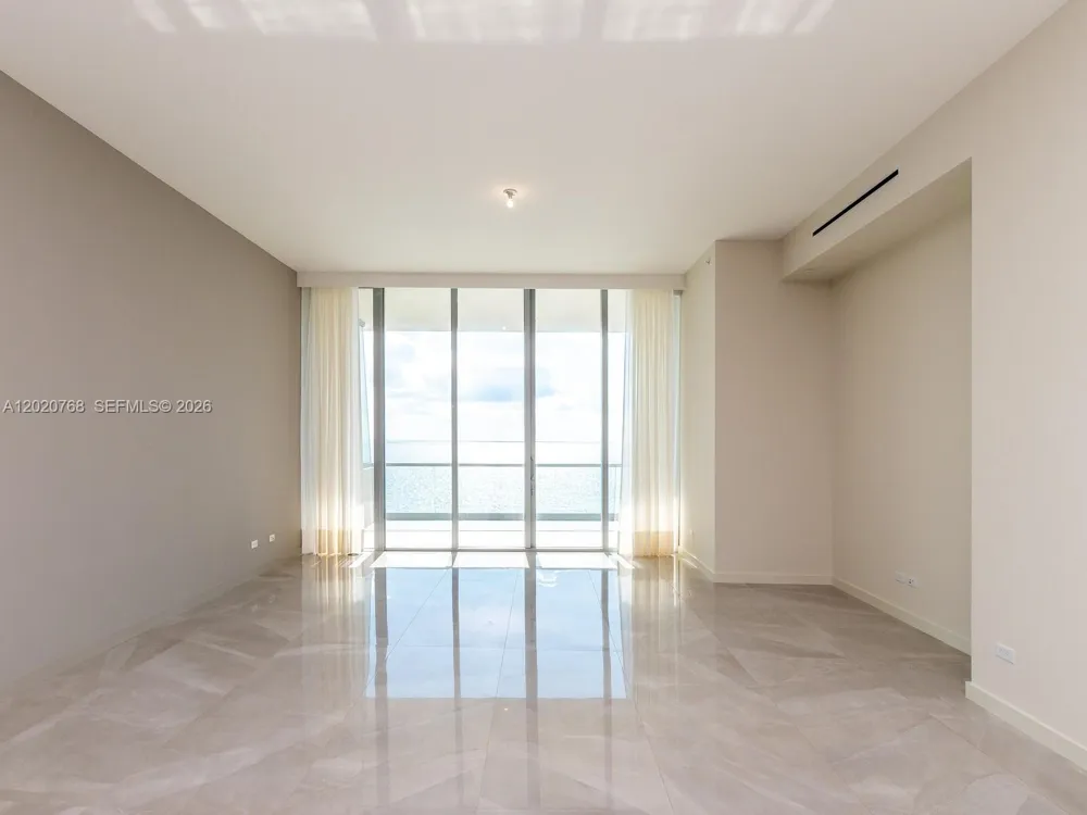 18501 E Collins #1503 Sunny Isles Beach, FL 33160