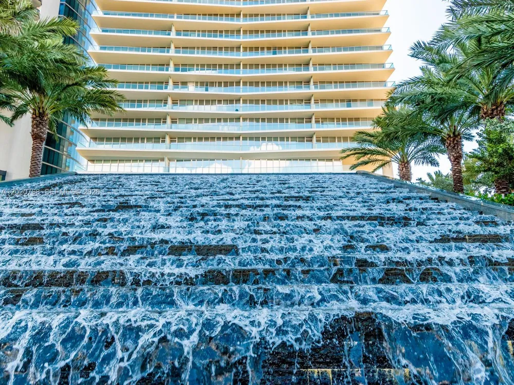 18501 E Collins #1503 Sunny Isles Beach, FL 33160