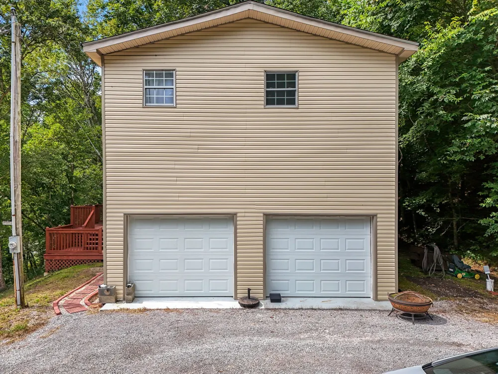 1555 Gassaway Main St Liberty, TN 37095