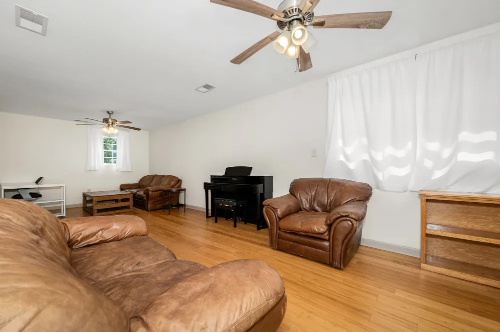 1555 Gassaway Main St Liberty, TN 37095