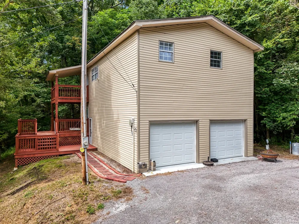 1555 Gassaway Main St Liberty, TN 37095