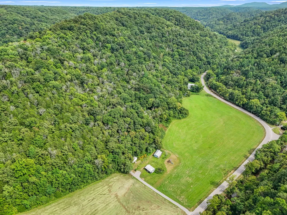 1555 Gassaway Main St Liberty, TN 37095