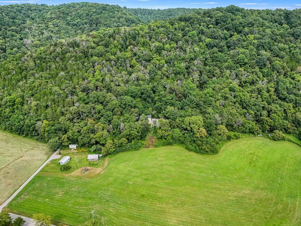 1555 Gassaway Main St Liberty, TN 37095