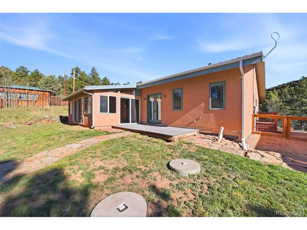 9028 Cascade Avenue Beulah, CO 81023