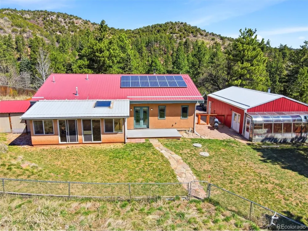 9028 Cascade Avenue Beulah, CO 81023