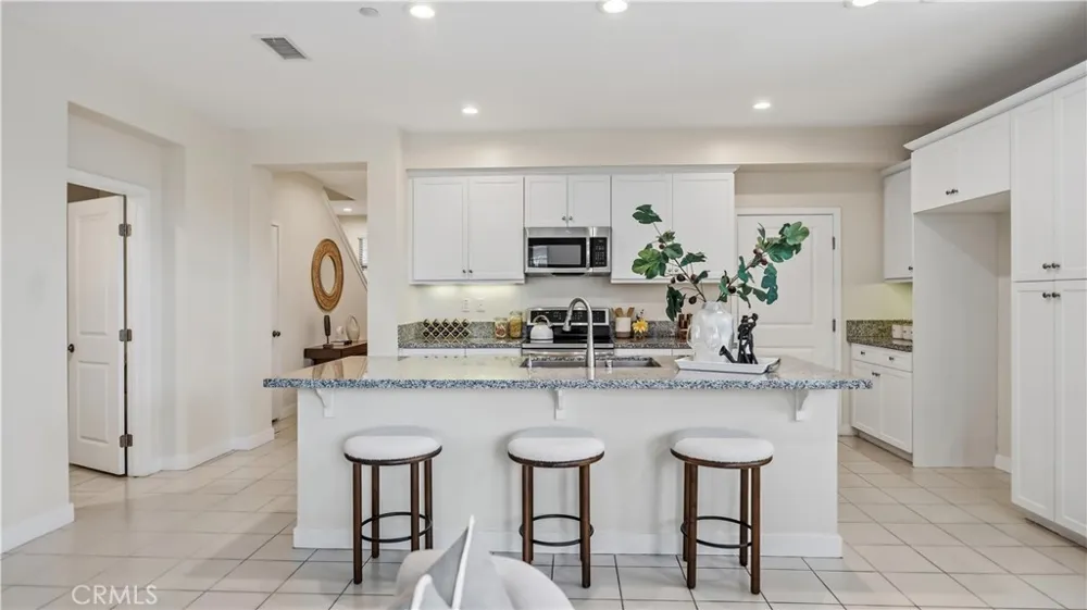 291 E Arrow #17 Glendora, CA 91740
