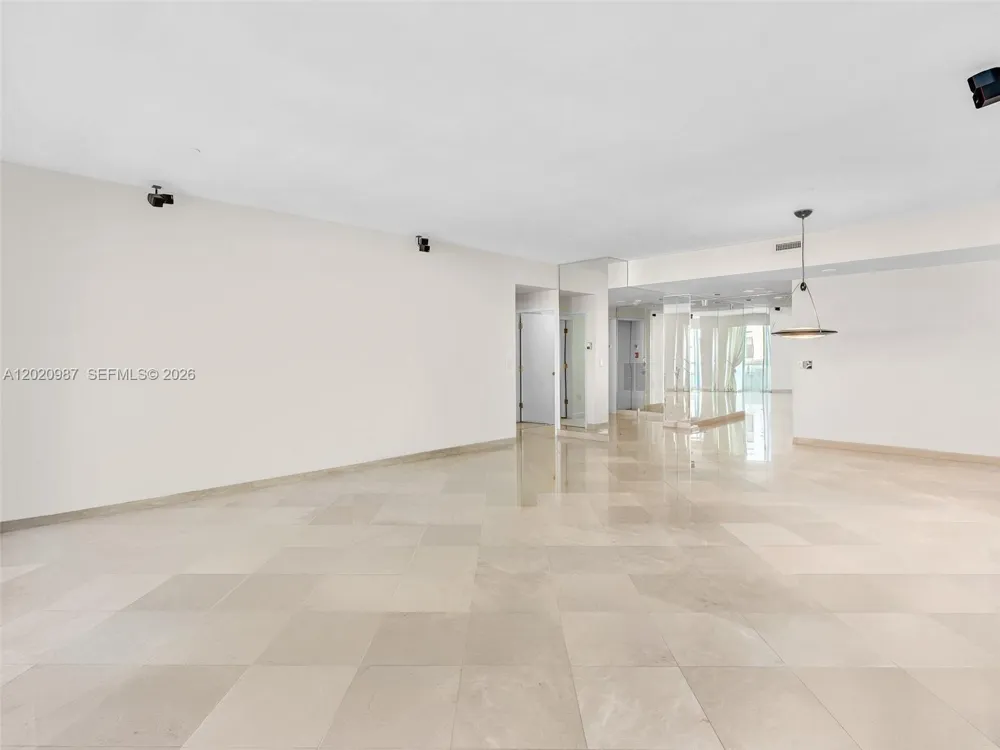 10101 Collins Ave #18C + CABANA Bal Harbour, FL 33154