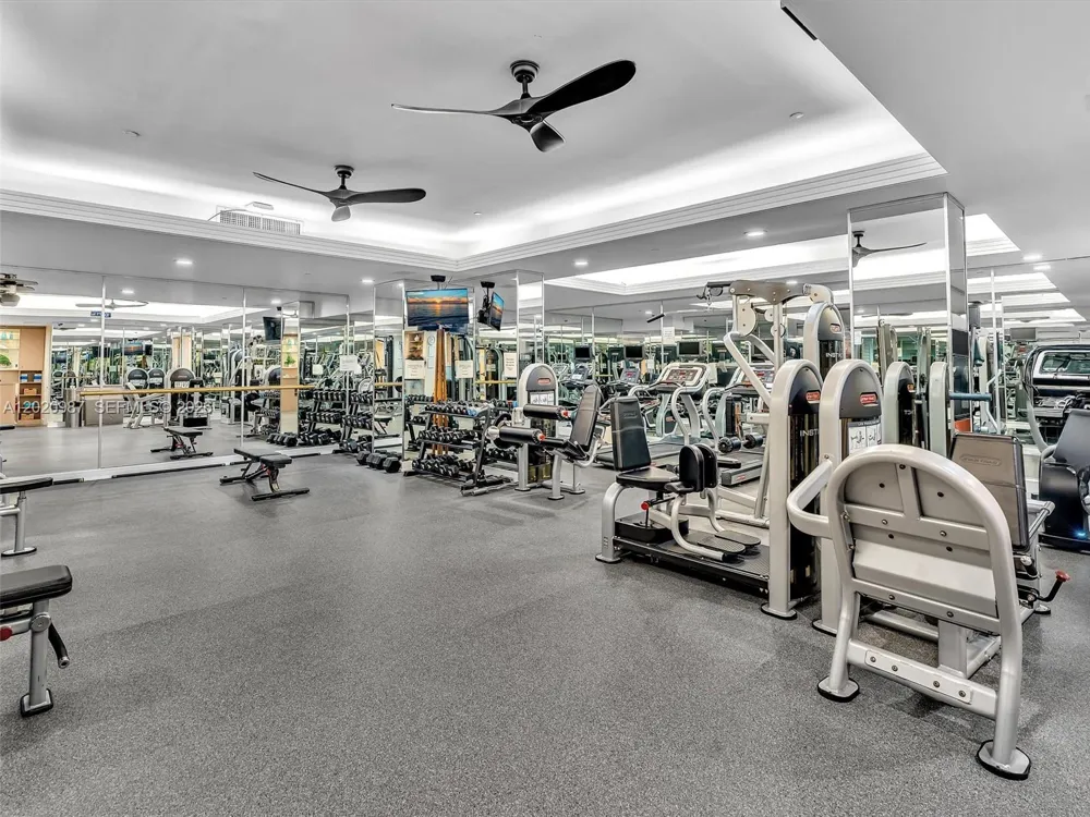 10101 Collins Ave #18C + CABANA Bal Harbour, FL 33154