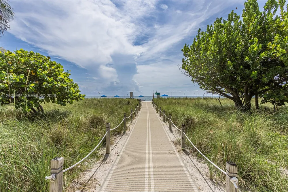 10101 Collins Ave #18C + CABANA Bal Harbour, FL 33154