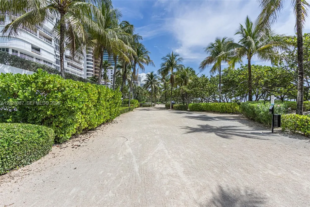 10101 Collins Ave #18C + CABANA Bal Harbour, FL 33154