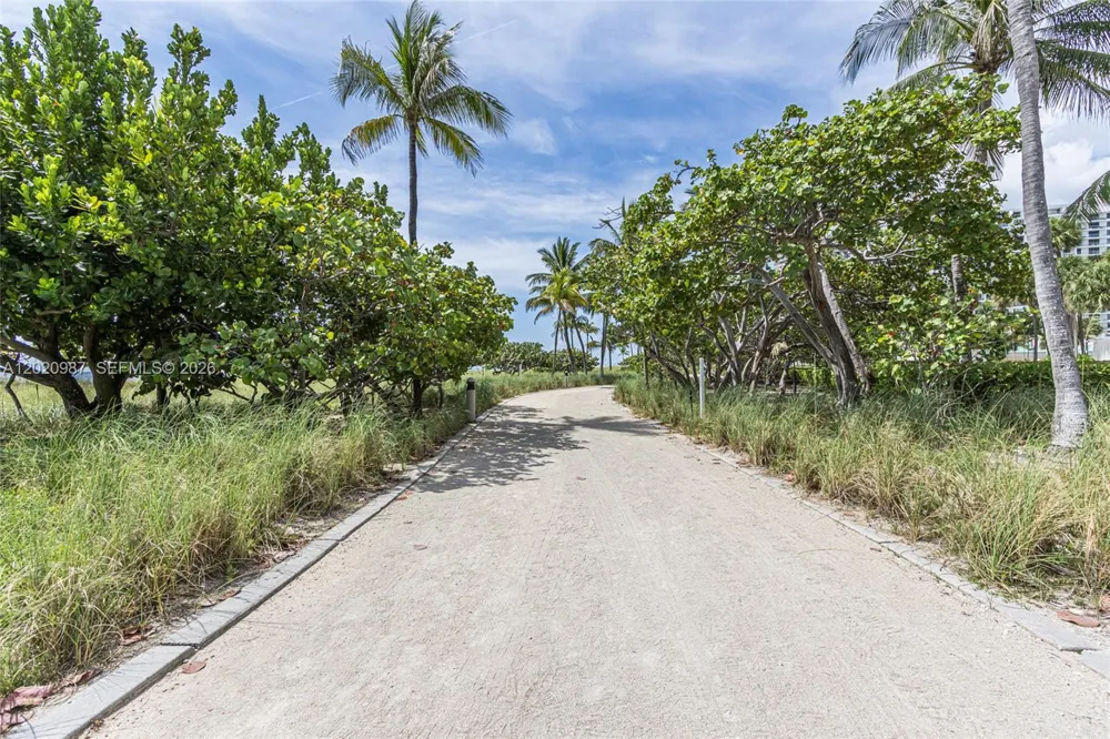 10101 Collins Ave #18C + CABANA Bal Harbour, FL 33154