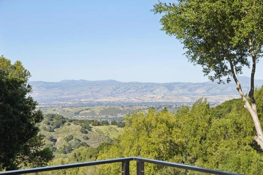 19751 Hicks Road Los Gatos, CA 95032