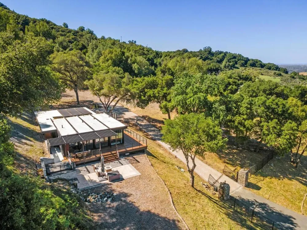 19751 Hicks Road Los Gatos, CA 95032