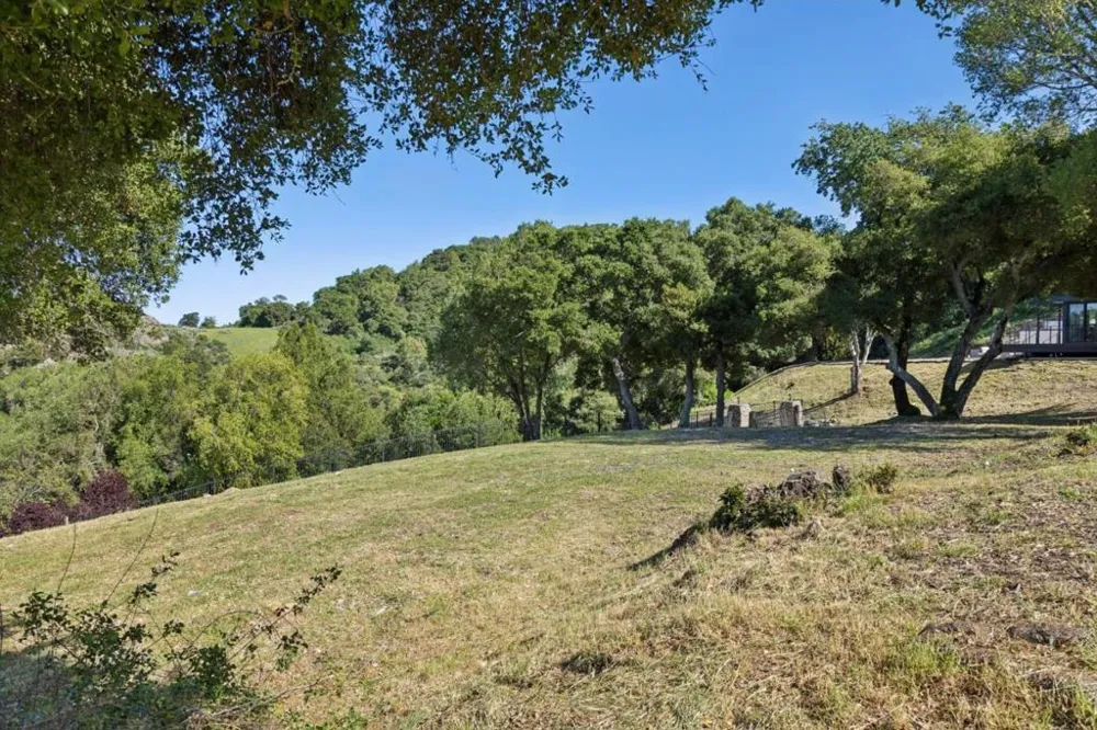 19751 Hicks Road Los Gatos, CA 95032