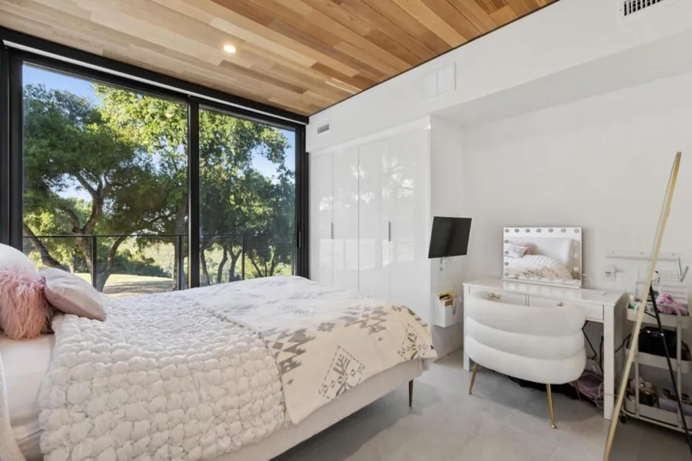 19751 Hicks Road Los Gatos, CA 95032