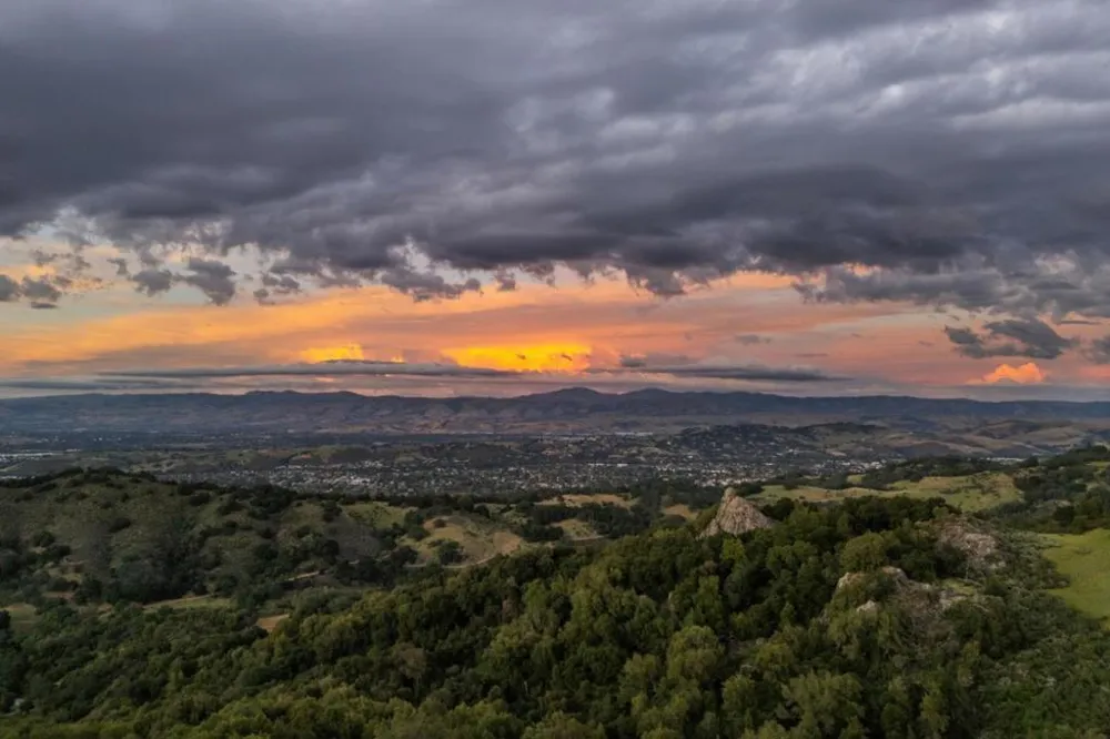 19751 Hicks Road Los Gatos, CA 95032