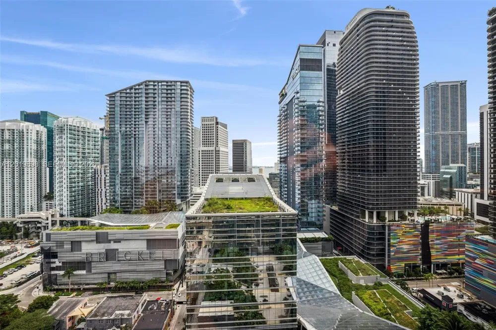 88 SW 7th St #2111 Miami, FL 33130
