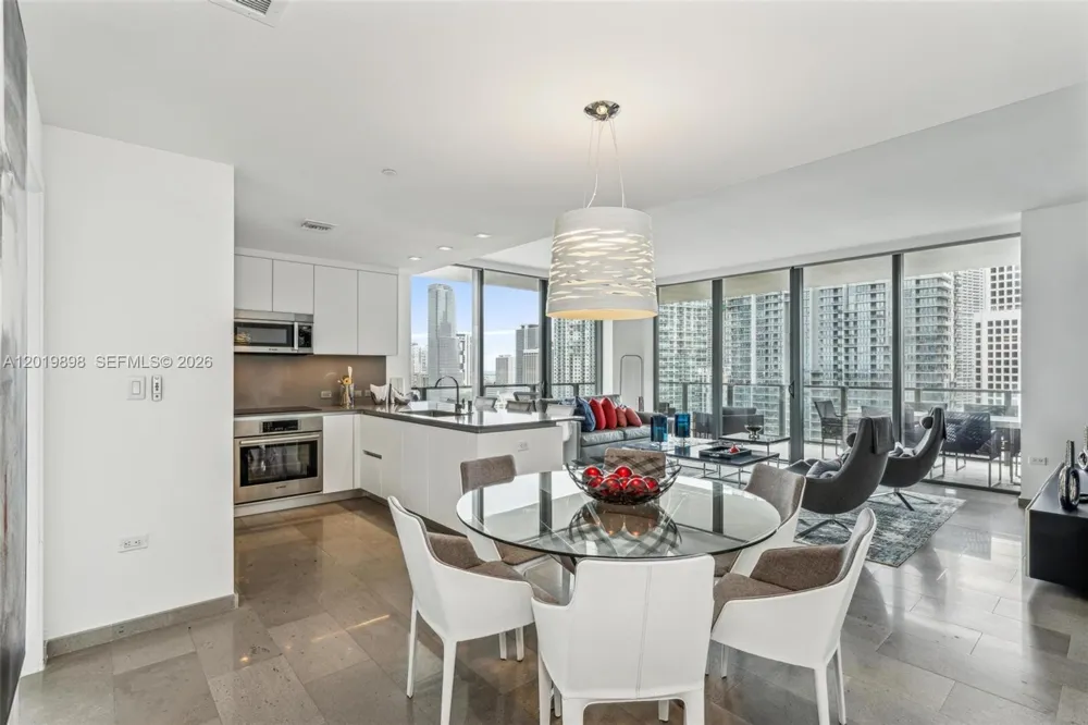88 SW 7th St #2111 Miami, FL 33130