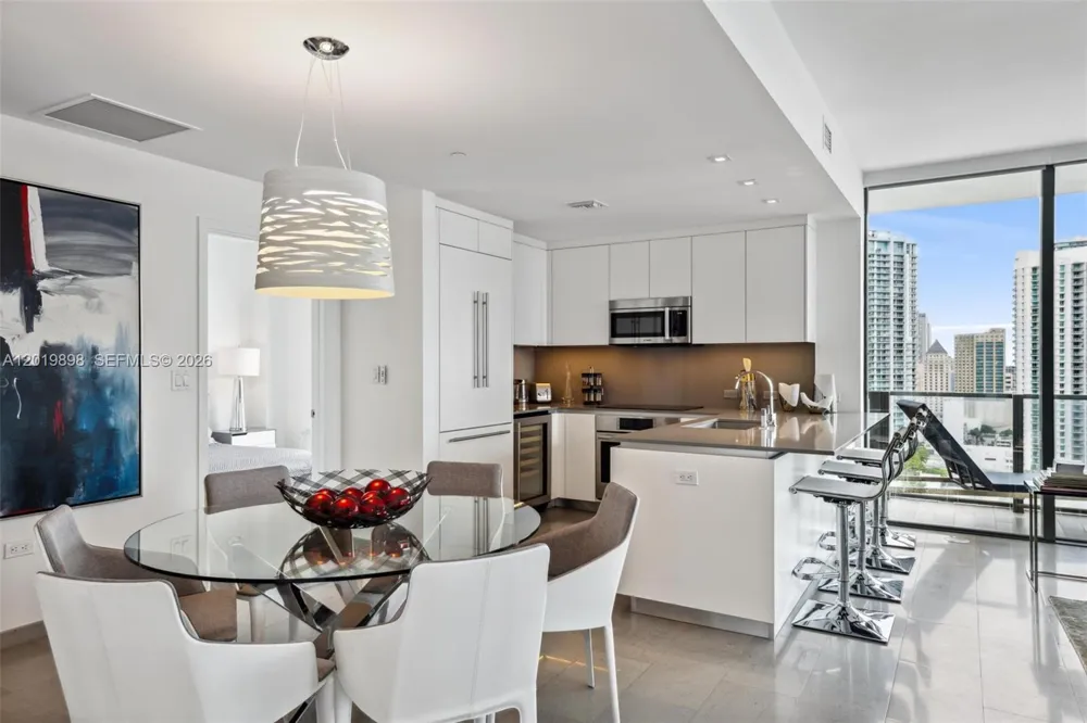 88 SW 7th St #2111 Miami, FL 33130