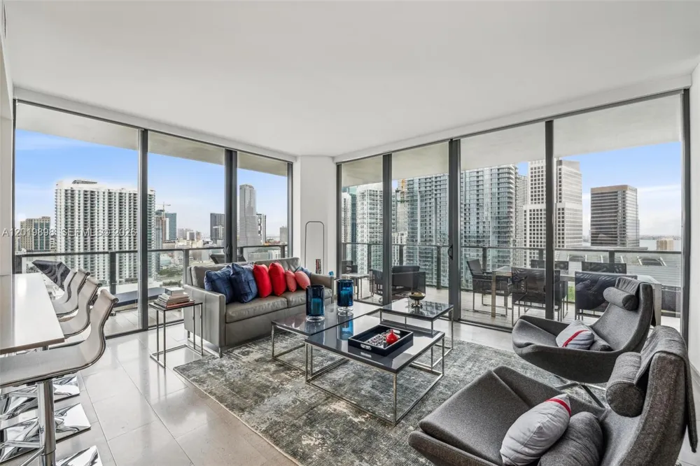 88 SW 7th St #2111 Miami, FL 33130