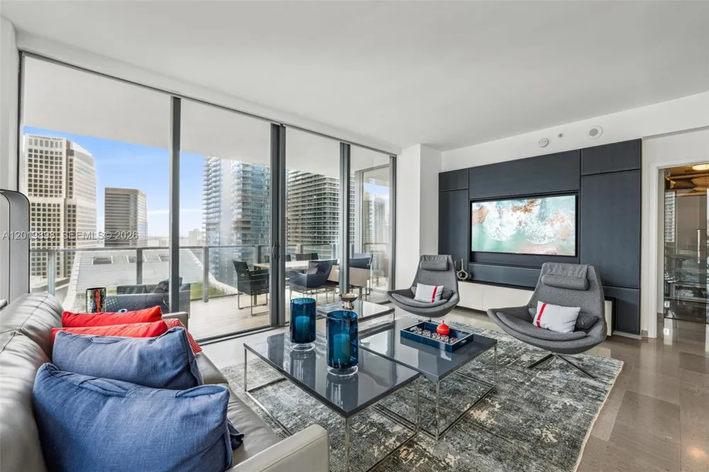 88 SW 7th St #2111 Miami, FL 33130