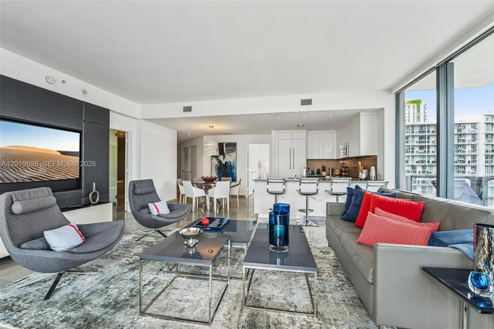 88 SW 7th St #2111 Miami, FL 33130