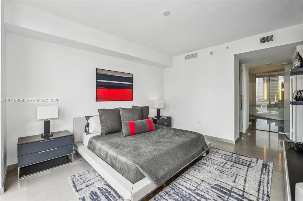 88 SW 7th St #2111 Miami, FL 33130