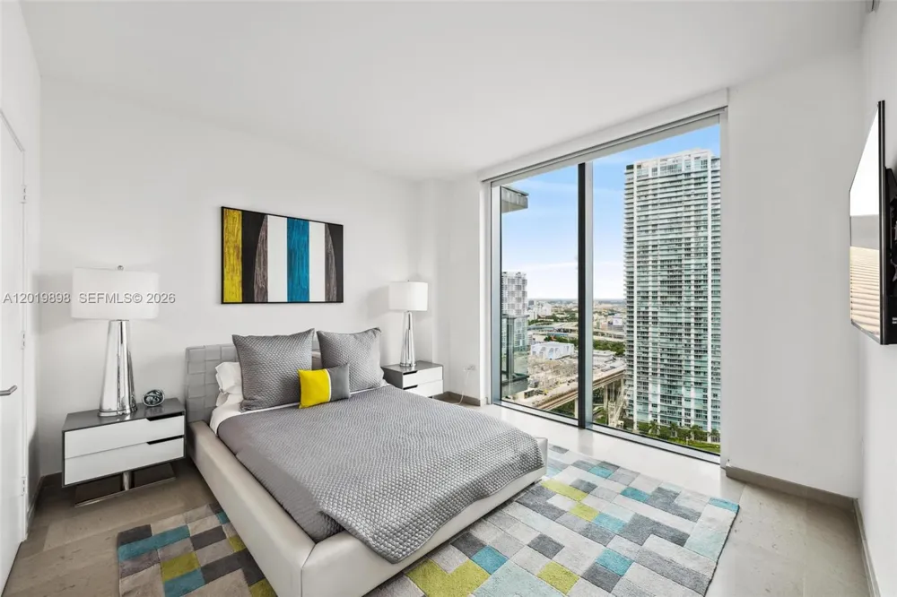 88 SW 7th St #2111 Miami, FL 33130