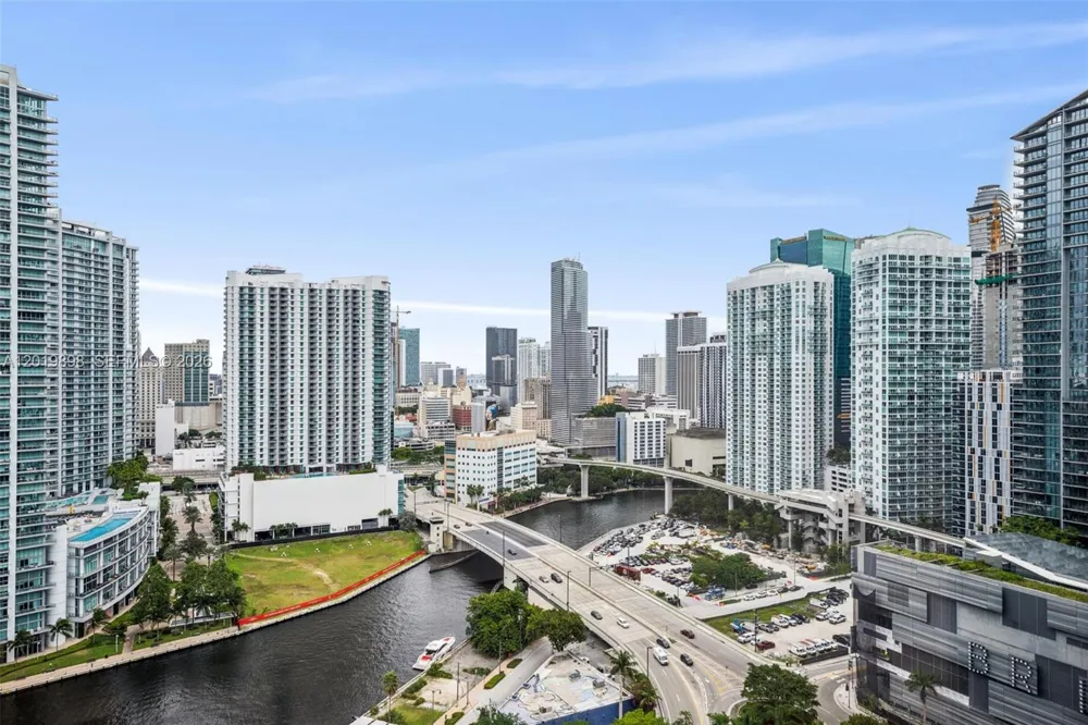 88 SW 7th St #2111 Miami, FL 33130