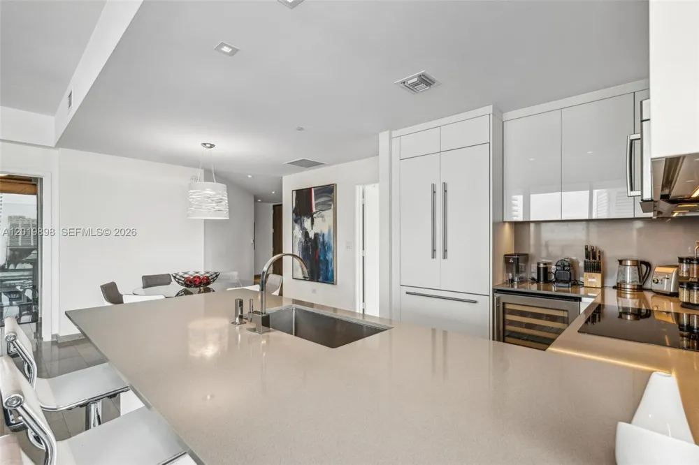 88 SW 7th St #2111 Miami, FL 33130