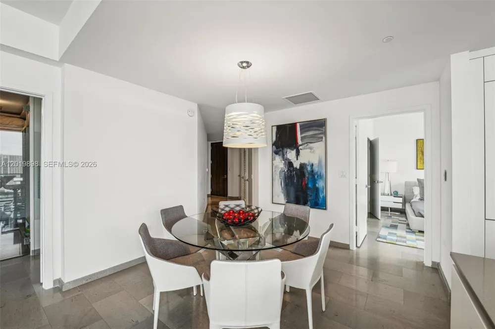 88 SW 7th St #2111 Miami, FL 33130