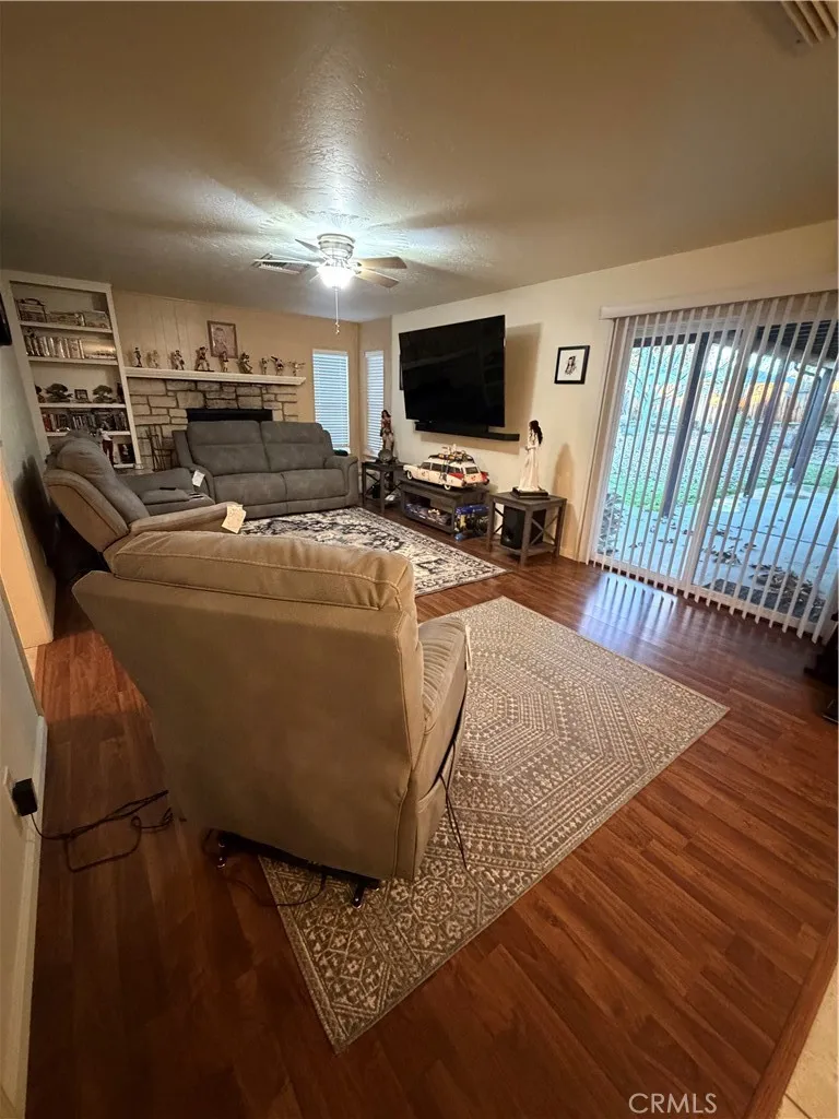 209 Kimberly Ridgecrest, CA 93555