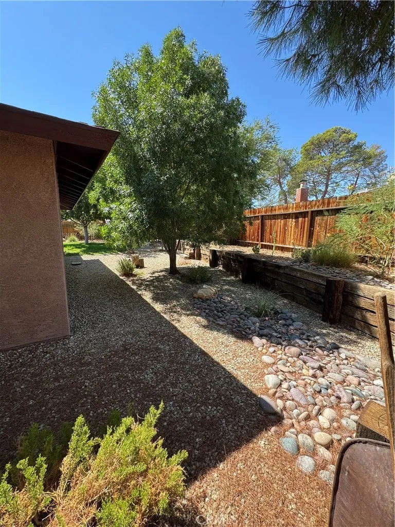209 Kimberly Ridgecrest, CA 93555