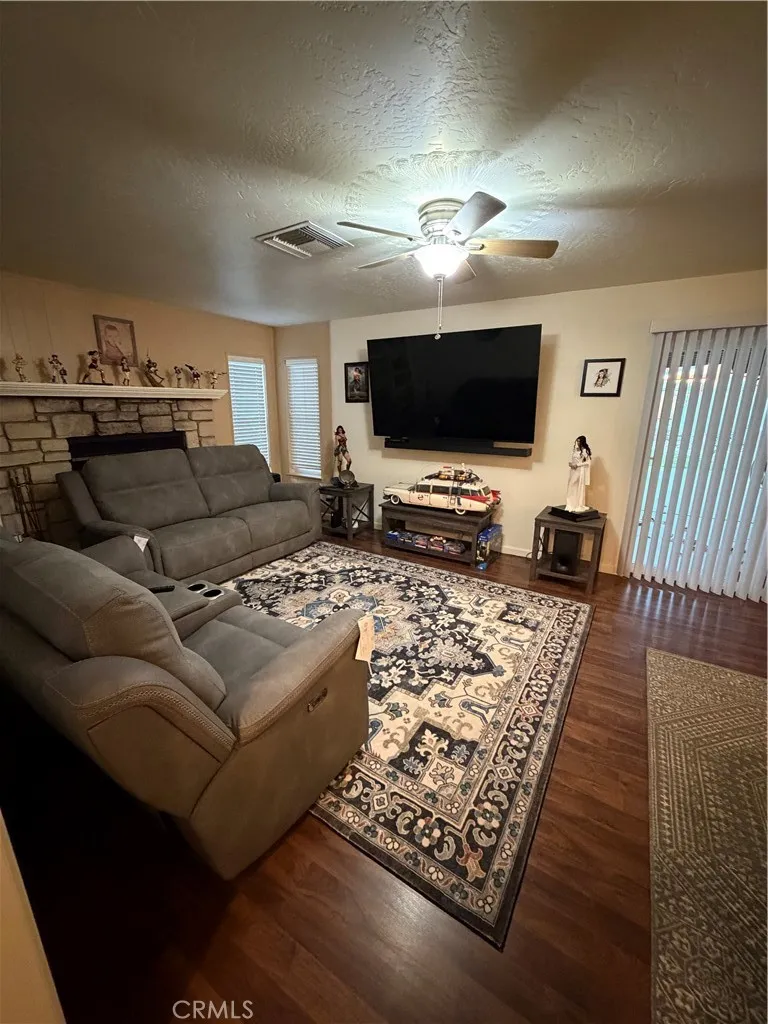209 Kimberly Ridgecrest, CA 93555