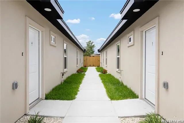 1209 S Waterfall Avenue Edinburg, TX 78539