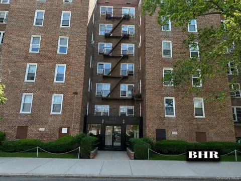 2461 E 29th Street #1F