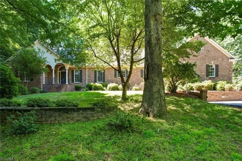 1001 Benton Court