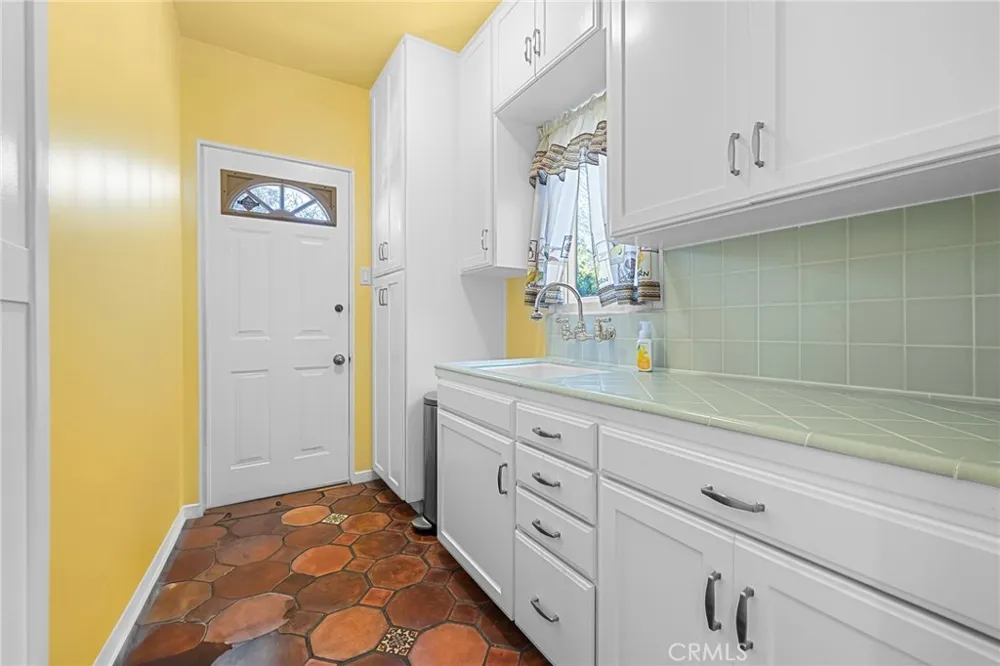 3076 Turnbull Canyon Hacienda Heights, CA 91745