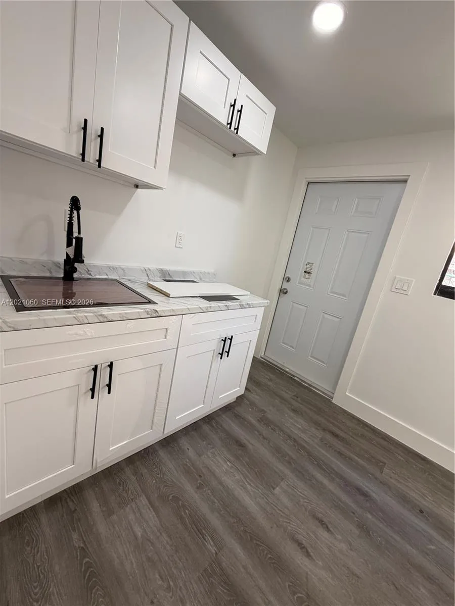 16536 SW 54th St #1 Miami, FL 33185