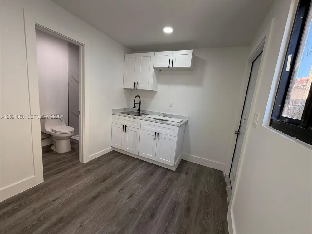 16536 SW 54th St #1 Miami, FL 33185