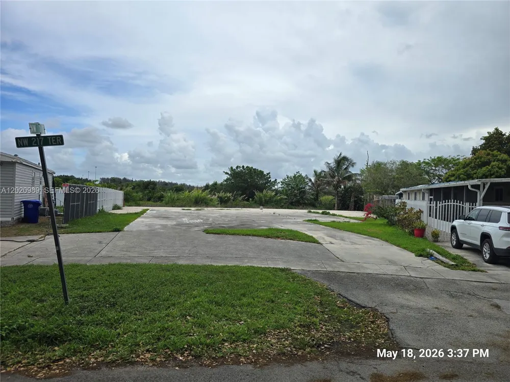 21740 NW 1st St Pembroke Pines, FL 33029