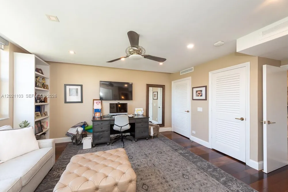 10180 W Bay Harbor Dr #4A Bay Harbor Islands, FL 33154