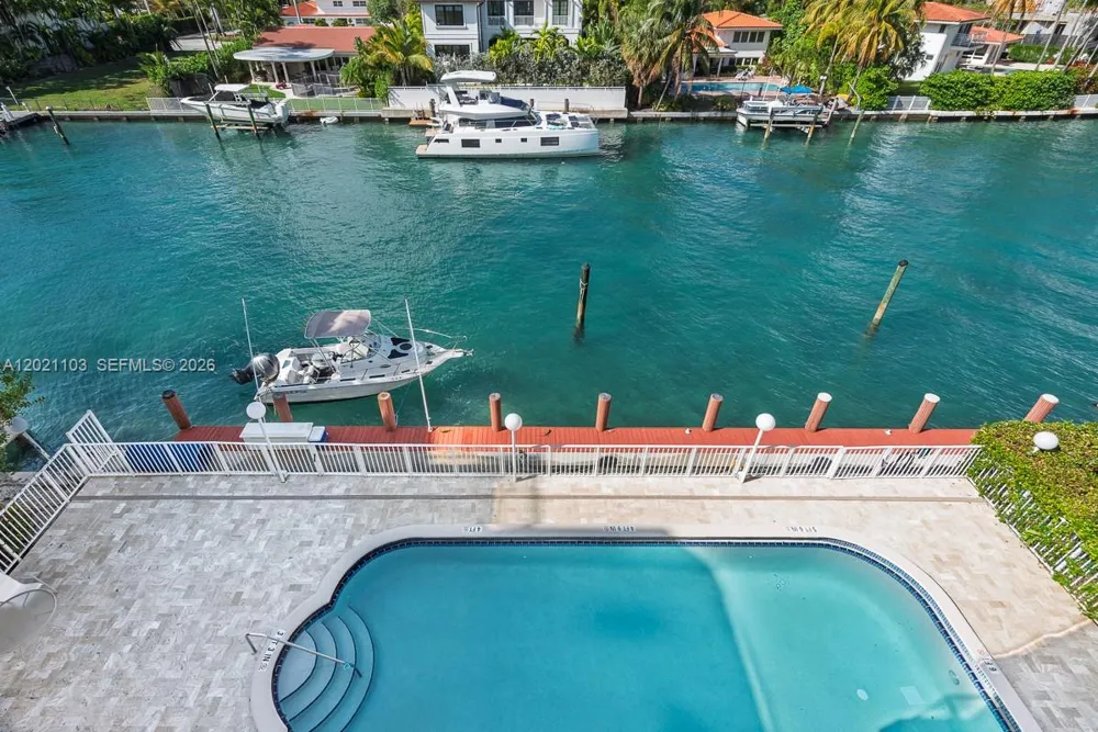 10180 W Bay Harbor Dr #4A Bay Harbor Islands, FL 33154