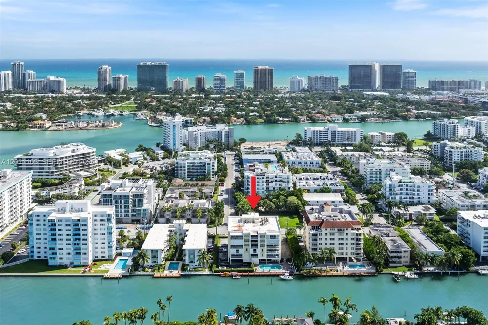 10180 W Bay Harbor Dr #4A Bay Harbor Islands, FL 33154