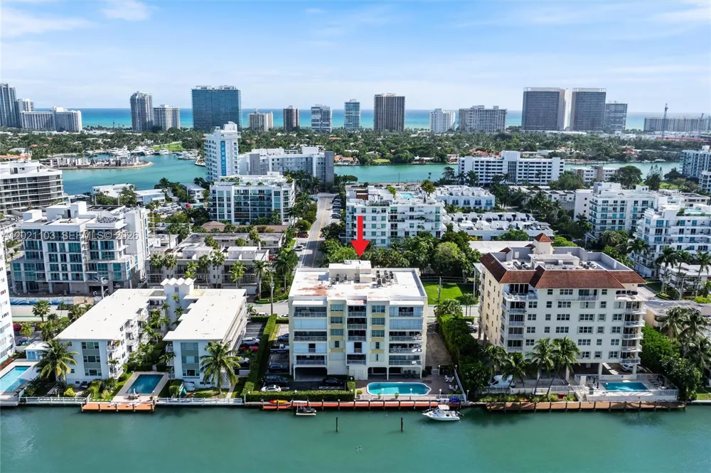 10180 W Bay Harbor Dr #4A Bay Harbor Islands, FL 33154